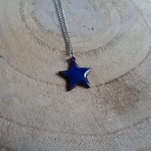Pendentif étoile bleu nuit