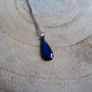 Pendentif petite goutte bleu nuit