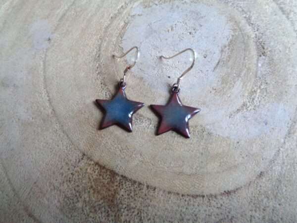 Boucles d'oreilles étoile gris bleuté