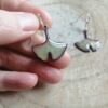 Boucles d'oreilles feuille de ginkgo – Image 2