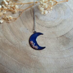 Pendentif "Croissant de lune aux couleurs urbaines"