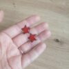 Boucles d'oreilles Clou étoile rouge – Image 2