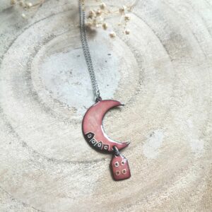Pendentif "La lune et les maisons"