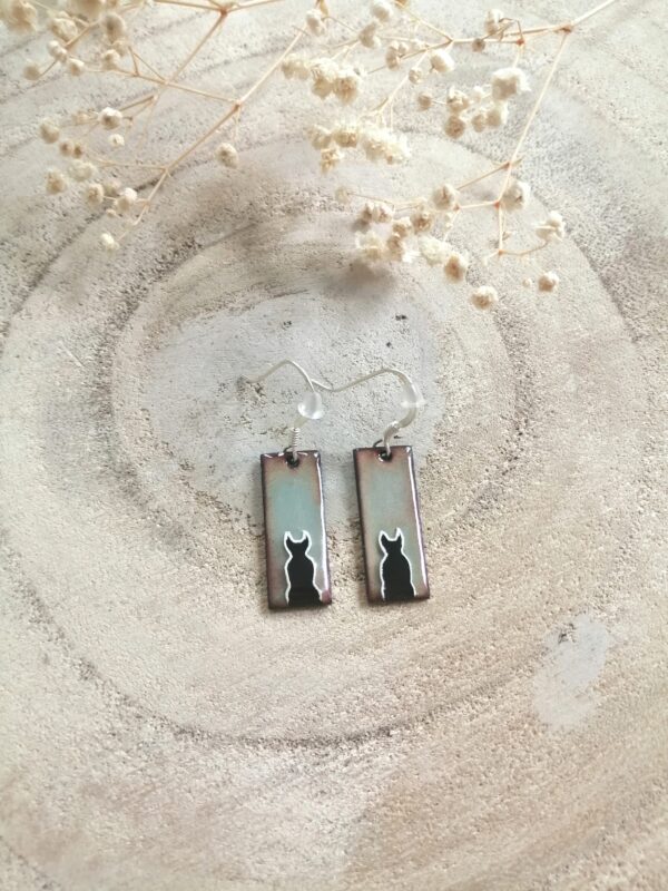 Boucles d'oreilles "Le Chat noir" vert très clair