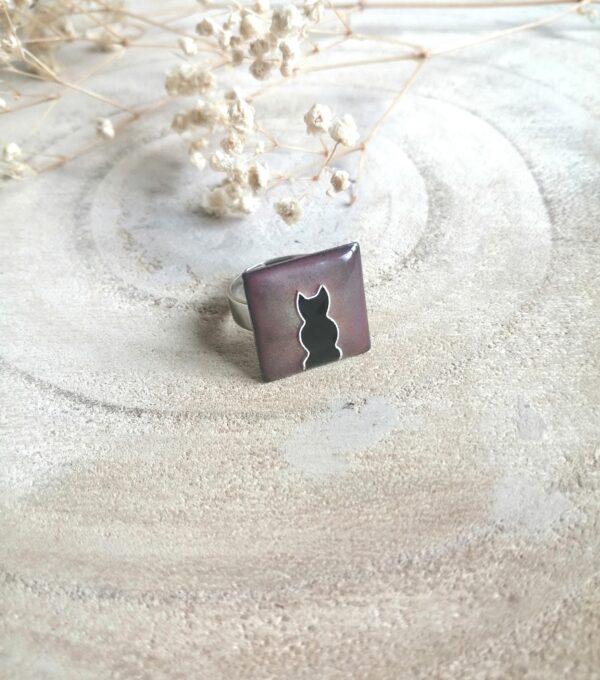 Bague "Le Chat noir" carrée vert-gris