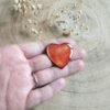 Broche Cœur rouge orangé – Image 2