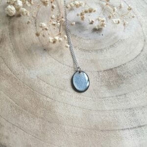Pendentif ovale gris clair