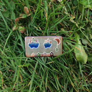 Broche "Le village venu du ciel"