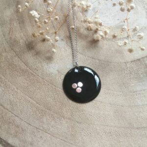 Pendentif rond noir "Les cuivrés" (-40%)