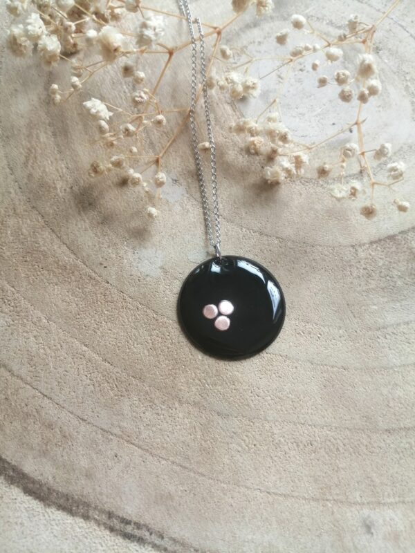 Pendentif rond noir "Les cuivrés" (-40%)