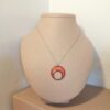 Pendentif rond rouge (-40%) – Image 3