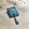 Broche "Le Chat noir veillant sur le village" – Image 2