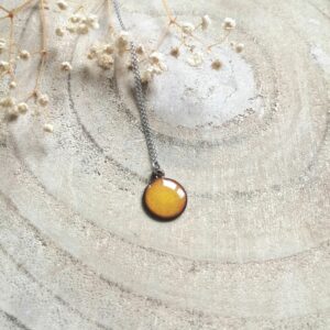 Pendentif petit rond jaune doré