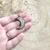 Pendentif grand croissant de lune vert clair – Image 3