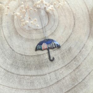Pendentif "Le parapluie aux couleurs urbaines"