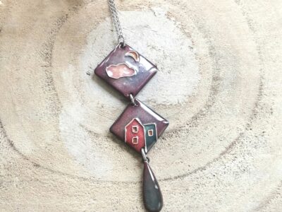 Pendentif "Les deux maisons sous le nuage"