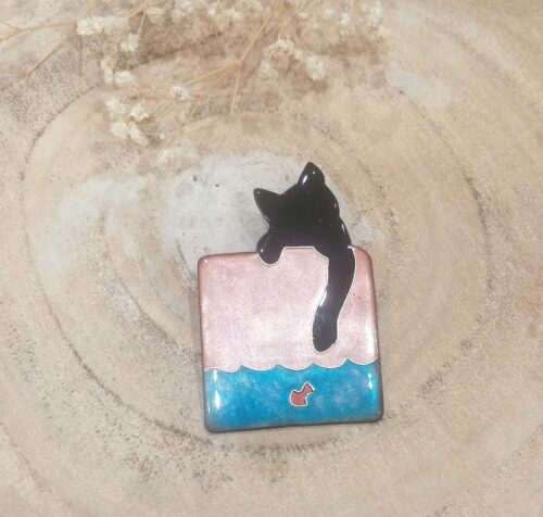 Broche "Le Chat noir s'amuse"