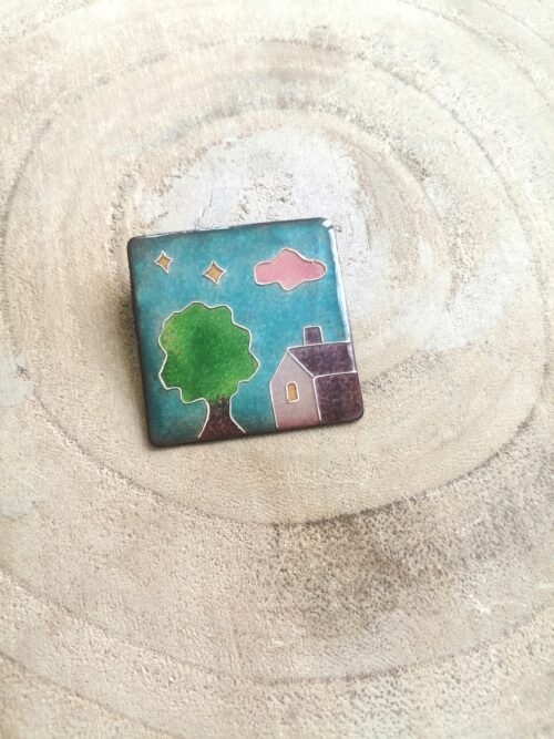 Broche carrée maison et arbre